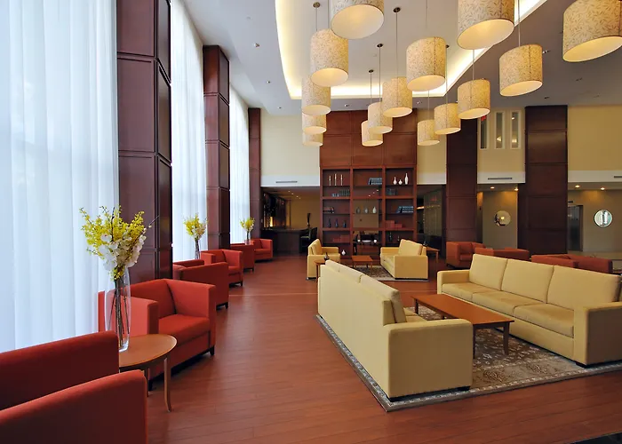 Holiday Inn & Suites Montreal Airport By Ihg Dorval