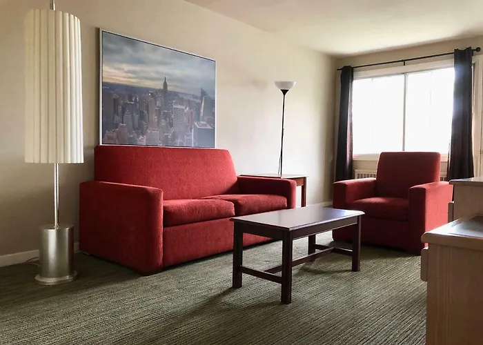 Beausejour Hotel Apartments/Hotel Dorval